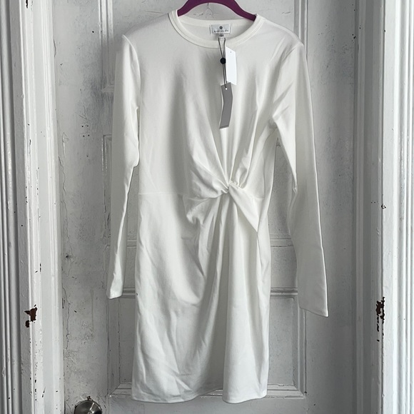 Socialite Dresses & Skirts - NWT Nordstrom Socialite Twist Body-con Ribbed White dress - L